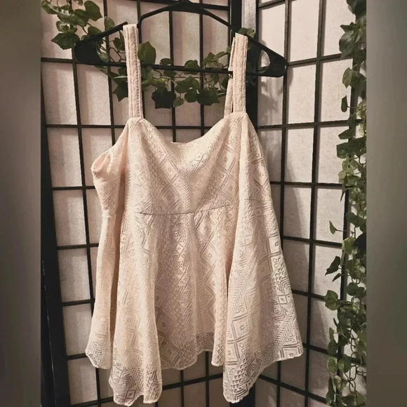 Torrid Babydoll Lace Hanky Hem Tank NWT - Picture 1 of 4